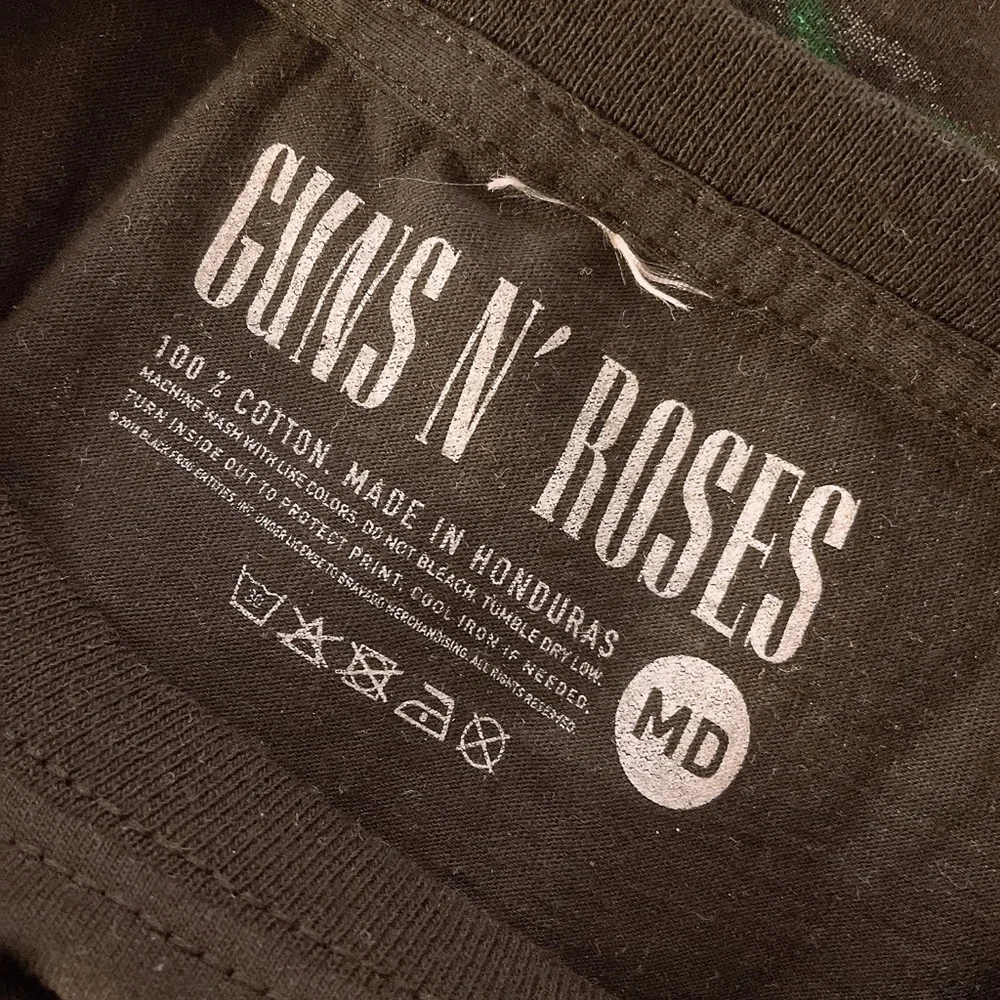 Guns N Roses Not In This Lifetime Sweden Tour T-Shirt - Picture 4 of 5